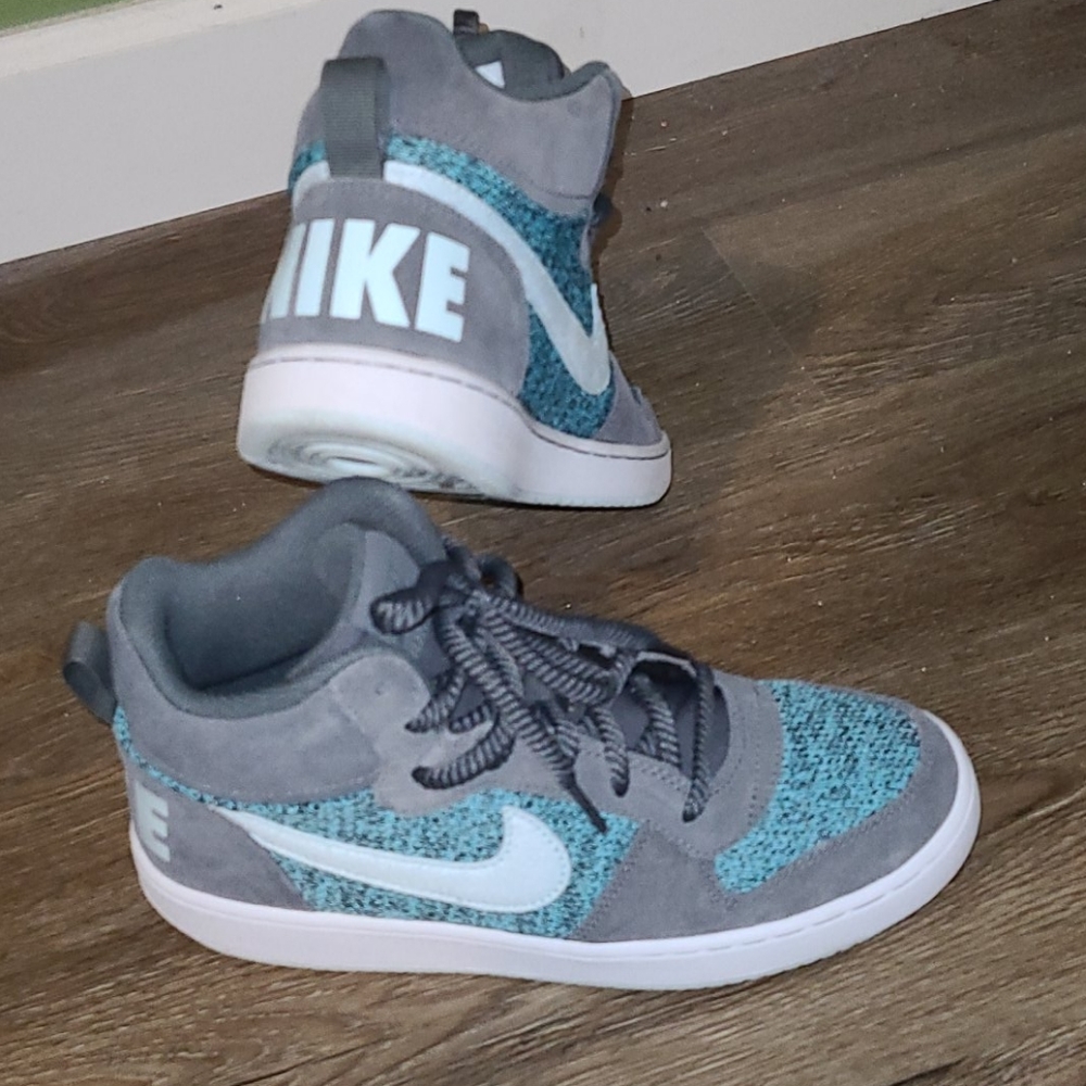 Nike Court Mid Burough Sneakers Sz 7 youth
